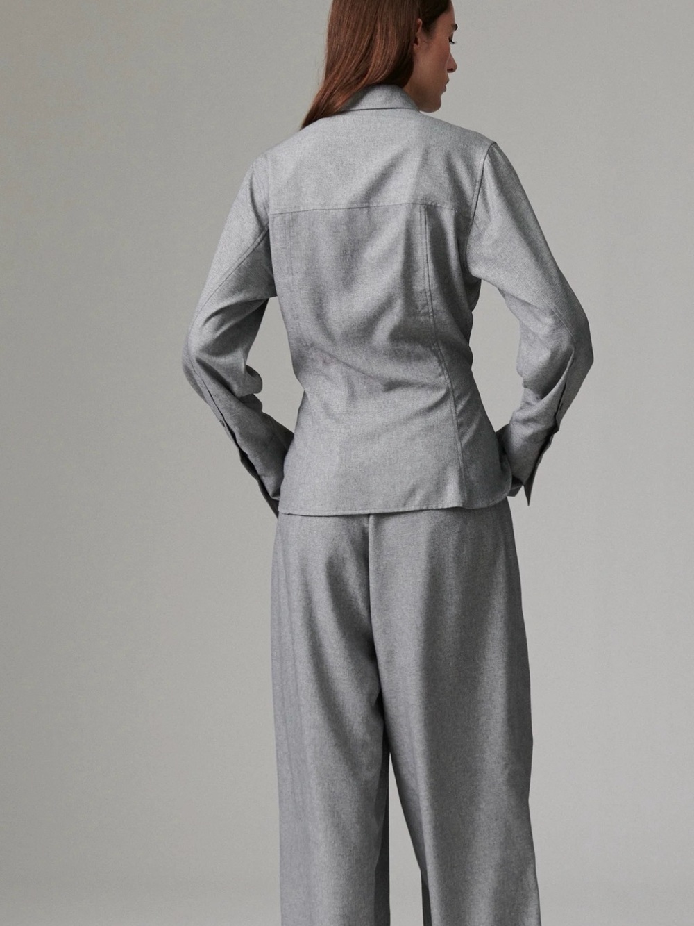 Day Sculpted Gray Button-Up Shirt with Draped synched Waist Detail smart casual - Picture 3 of 6